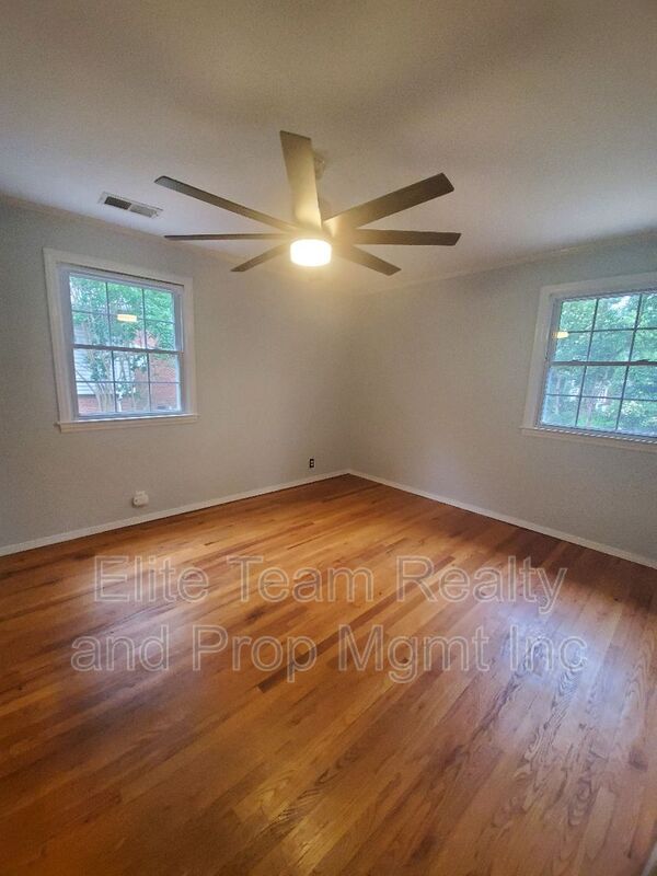 Building Photo - 4918 White Oak Rd