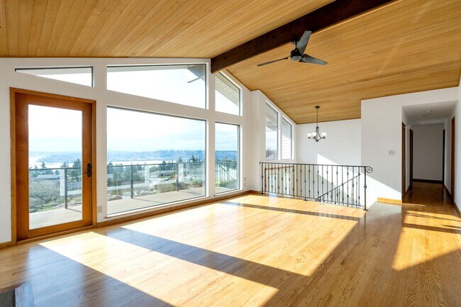 Building Photo - CLICK "REQUEST A TOUR" NOW!