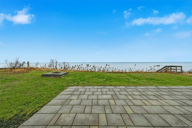 Building Photo - 20845 Soundview Ave