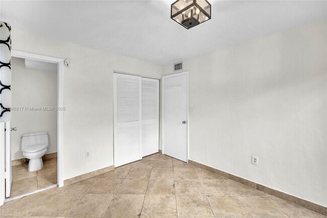 Building Photo - 3265 Virginia St