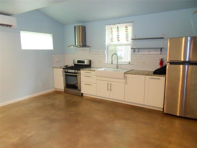 Building Photo - 1309 Singleton Ave