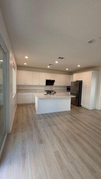 Building Photo - 3098 Acebo Dr