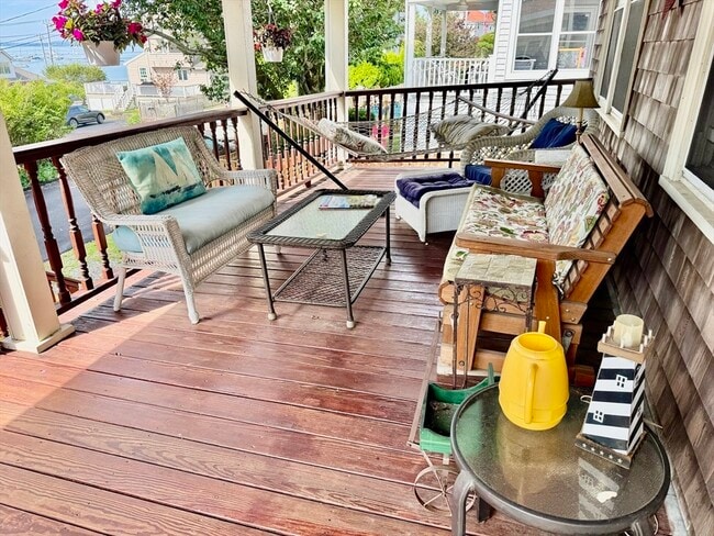 Building Photo - 11 Mayflower Rd