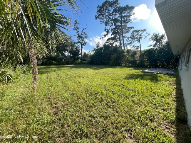 Building Photo - 5824 Yellow Pine Dr