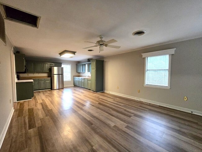 Building Photo - 2370 Wedgefield Rd