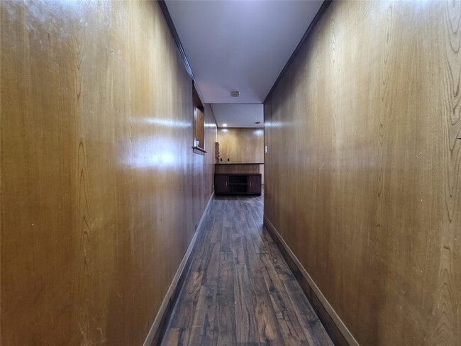 Building Photo - 738 Hawthorne Ln