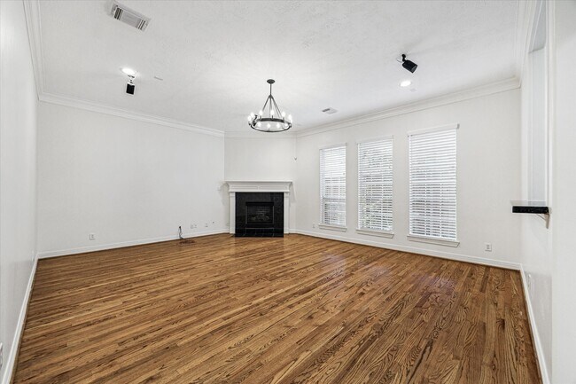 Building Photo - 2838 Briarhurst Park