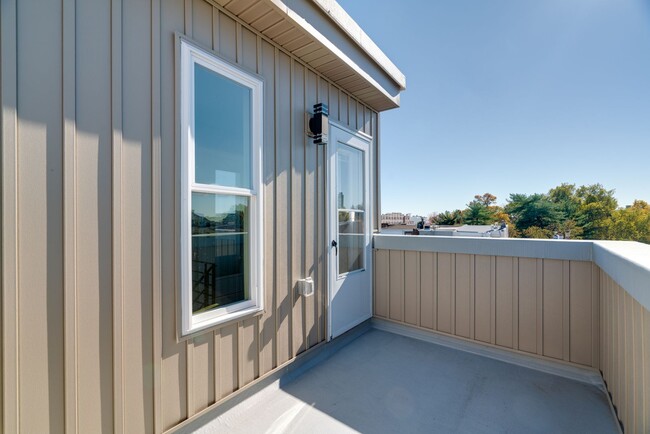 Building Photo - Stylish New Construction Near Fishtown