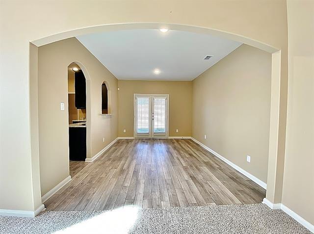 Building Photo - 918 Primrose Dr
