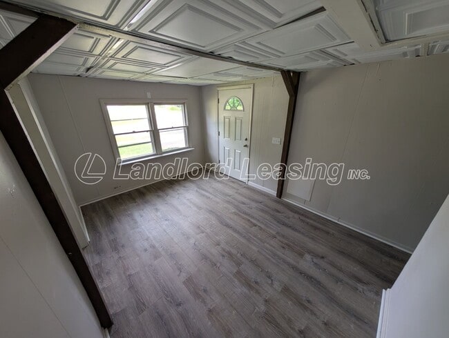 Building Photo - Beautifully Updated Amherst Rental with Large Living Spaces