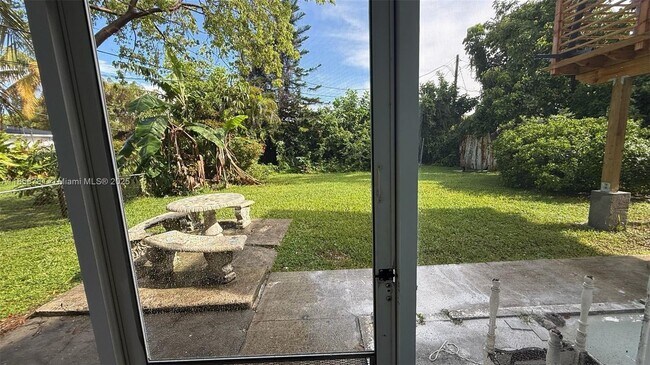 Building Photo - $3,050MONTHLY;315 N 26TH AVE #417 HOLLYWOO...