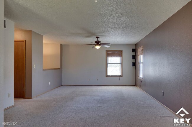 Building Photo - 2 br, 1.5 bath Townhome - 3003 S Brandywin...