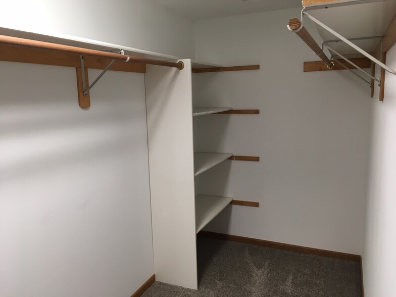 Three huge walk-in closets - 135 W Oak Leaf Dr