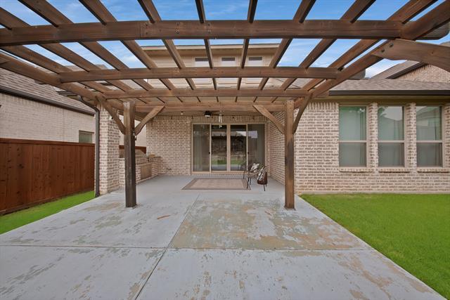 Building Photo - 2325 Hyer Pl