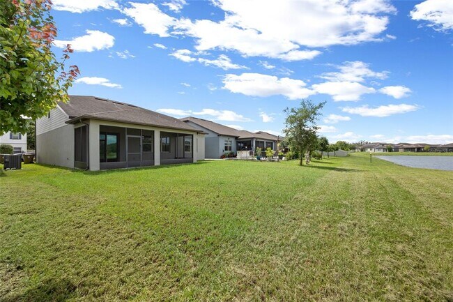 Building Photo - 2880 E Lake Pointe Dr
