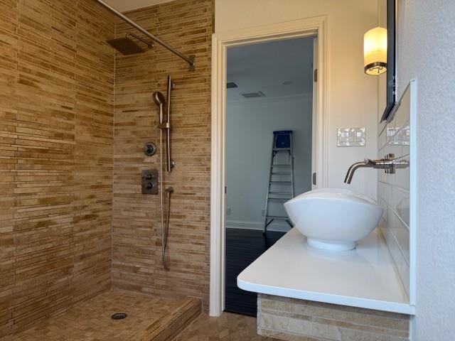 Building Photo - 9942 Mixon Dr