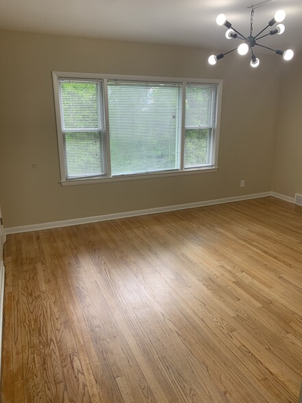 Living Room - 1662 N Cass St