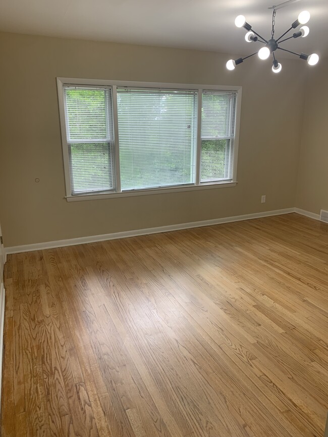 Building Photo - 1662 N Cass St