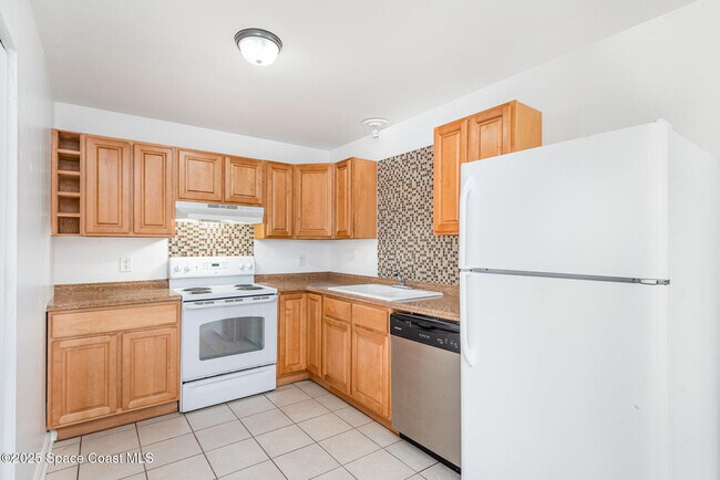 Building Photo - 2880 Fountainhead Blvd