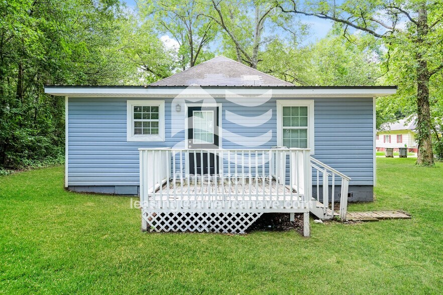 Building Photo - 214 Peachtree St