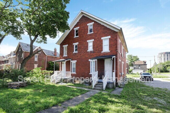 Building Photo - 1544 Granville St
