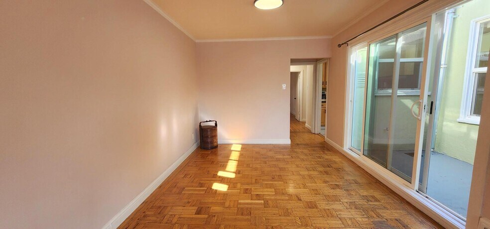 Building Photo - 245 Concord St