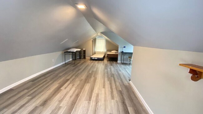 Building Photo - 414 Stafford St
