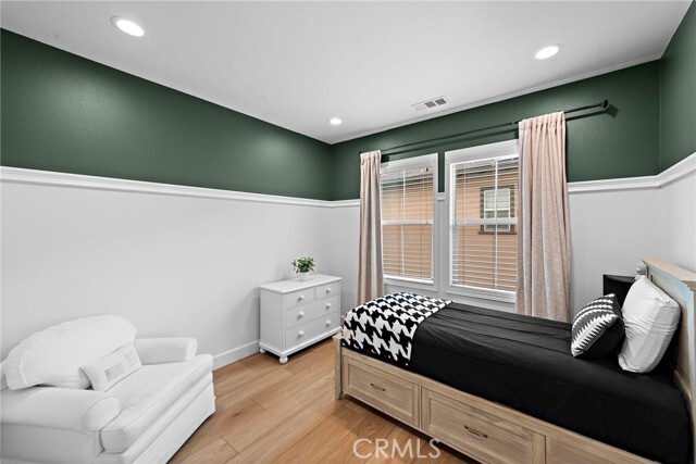 Building Photo - 5 Gamella