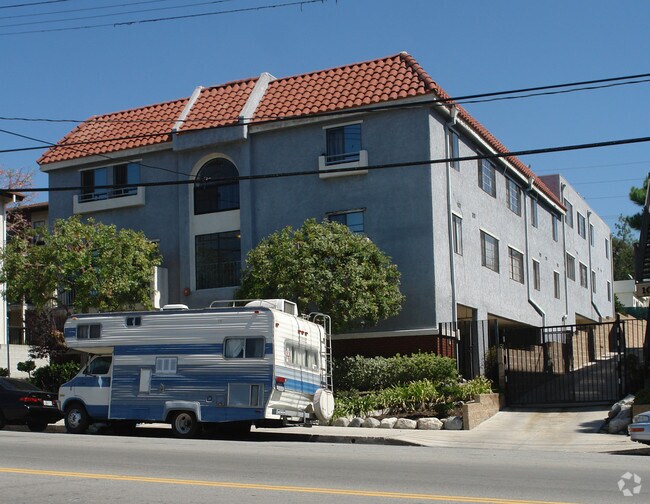 Building Photo - Tujunga Manor