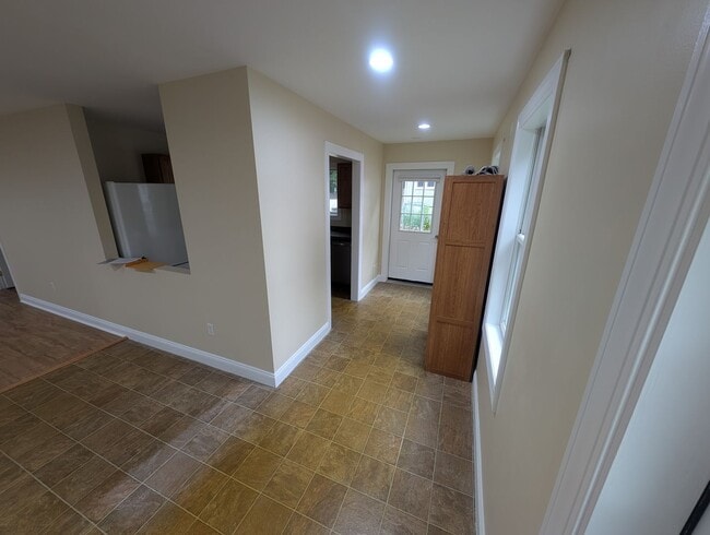 Building Photo - Gorgeous One+ bedroom in Brunswick