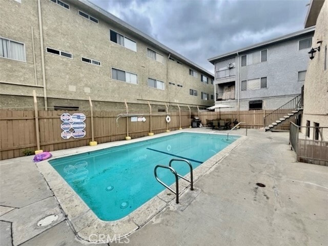 Building Photo - 13717 Chadron Ave