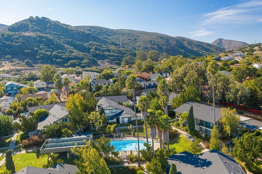 Building Photo - 1750 Prefumo Canyon Rd