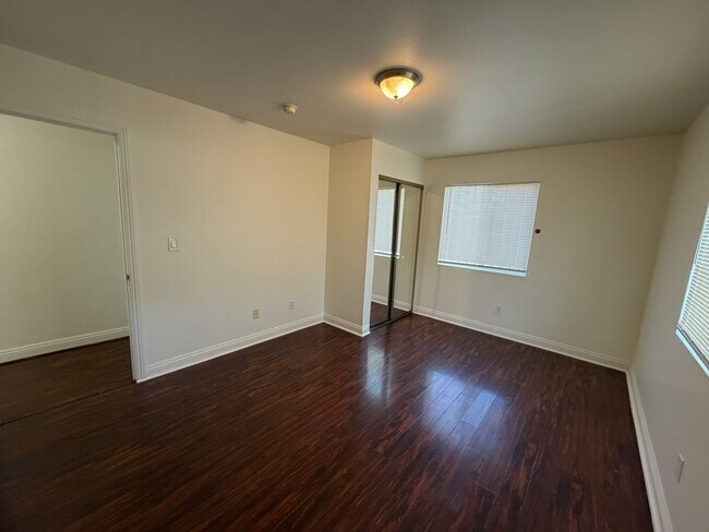 Building Photo - 79(633)