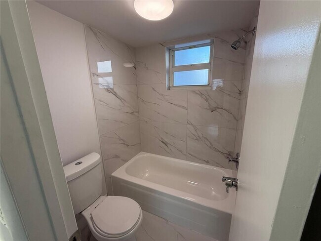 Building Photo - 3626 NE 168th St