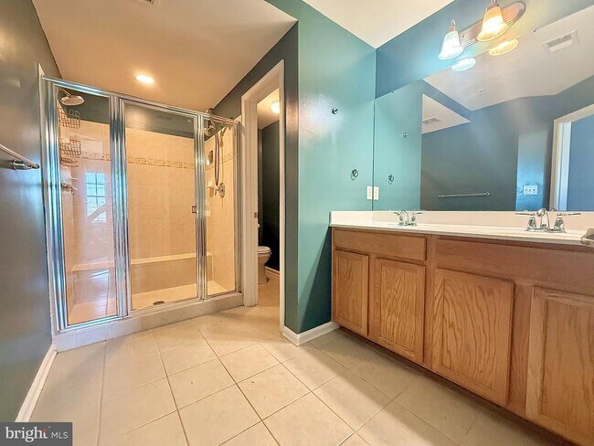 Building Photo - 9407 ASTON Vlg