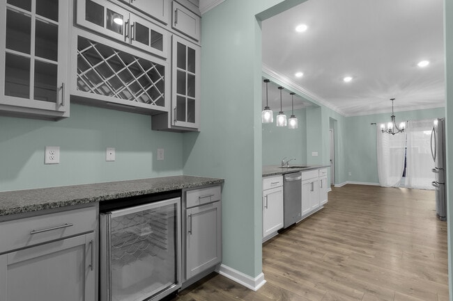 Building Photo - 1011 Yellowwood Aly