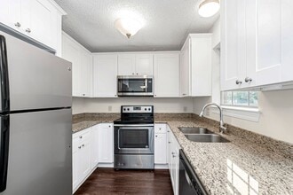 Building Photo - 3 Bedroom Home located off  N Jefferson Hwy.