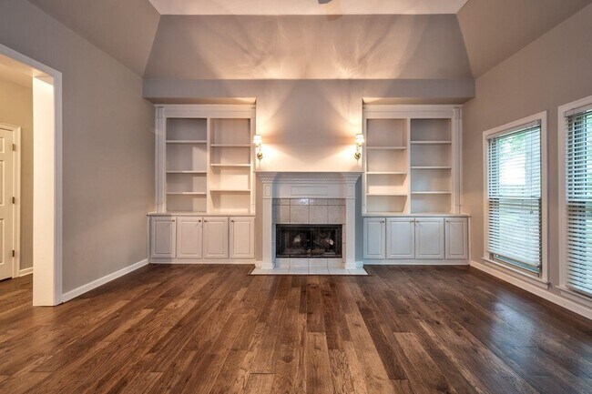 Building Photo - 1575 Huntley Cove