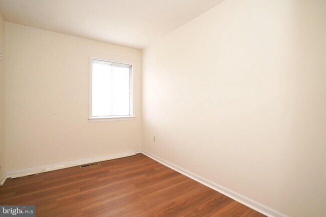 Building Photo - 4570 Conwell Dr