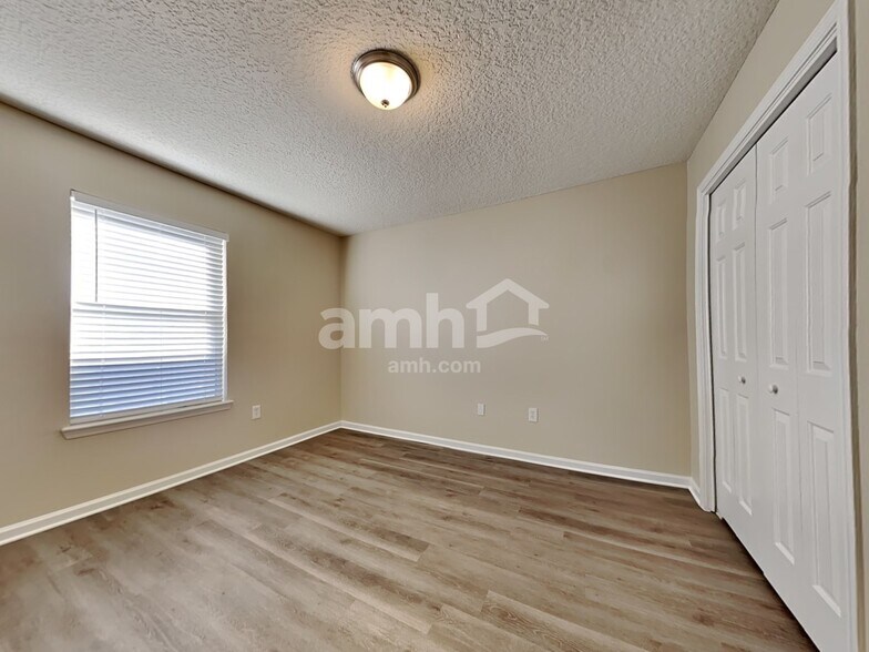 Building Photo - 1411 Heather Glen Ln