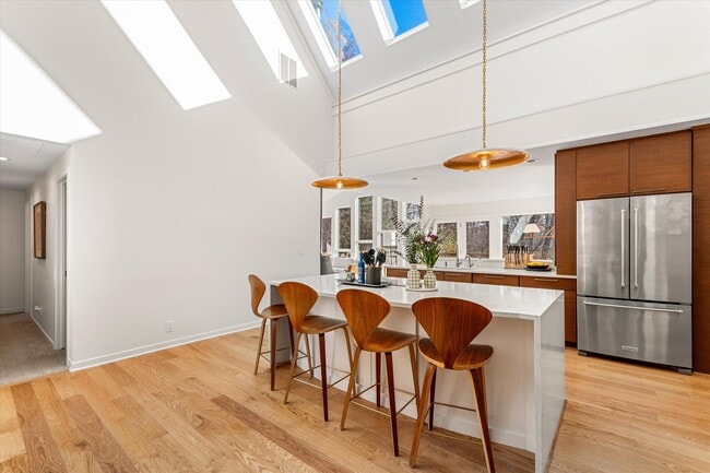 Building Photo - 3936 Holden Dr