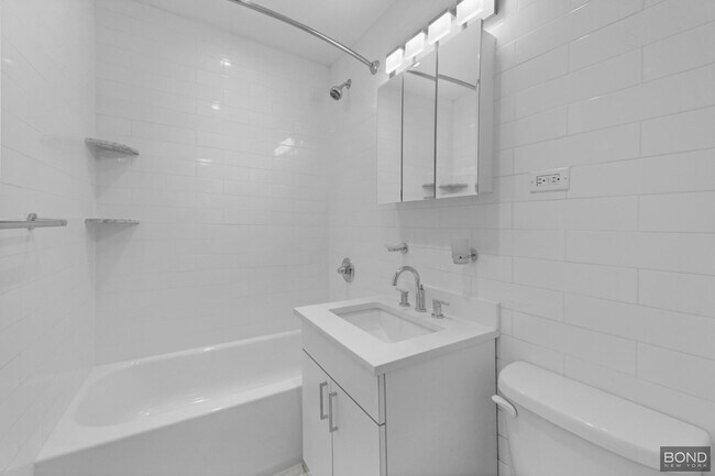 Building Photo - 405 E 56th St