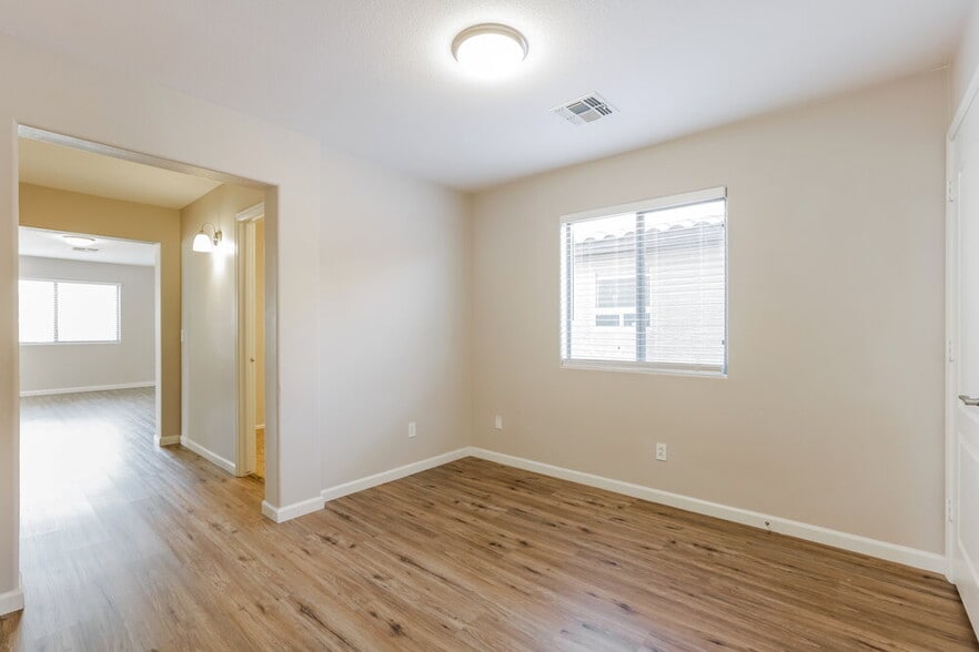 Building Photo - 4123 E Azurite Rd