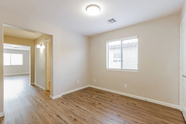 Building Photo - 4123 E Azurite Rd