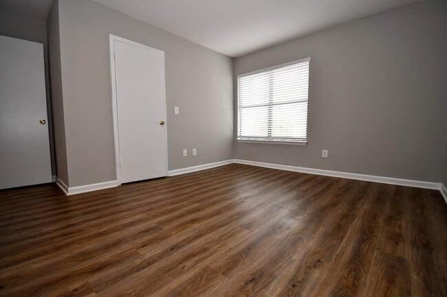 Building Photo - 1605 Huntingdon Chase