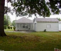 Building Photo - 2002 Brownlee Ave