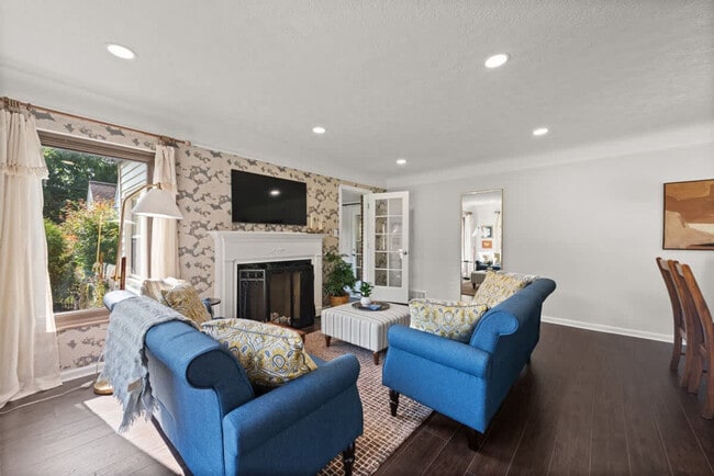 Building Photo - 6430 Olde York Rd