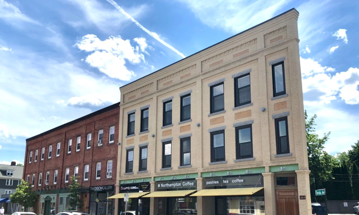 Front - 277 Pleasant St