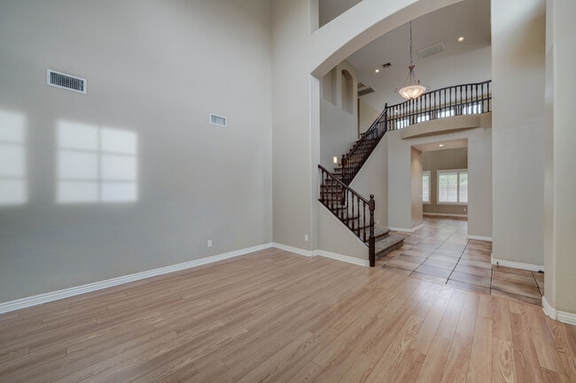 Building Photo - 8503 W Coyote Dr