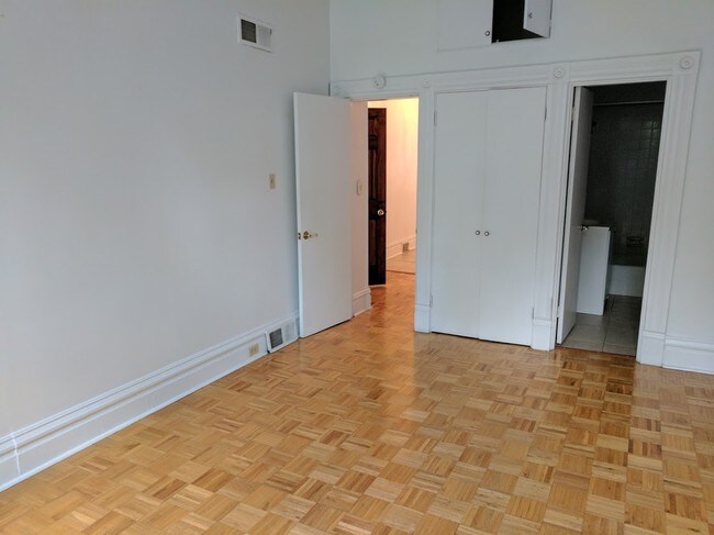 Building Photo - 5431 Howe St